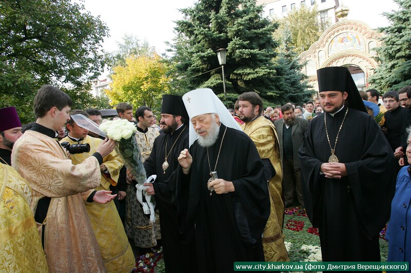У Благовіщенському соборі проходить Божественна літургія