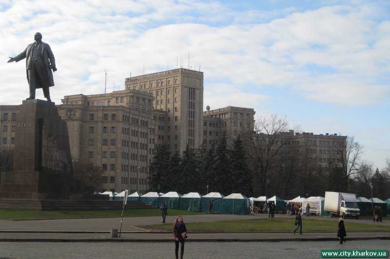На площі Свободи відкрився традиційний Різдвяний ярмарок - 1