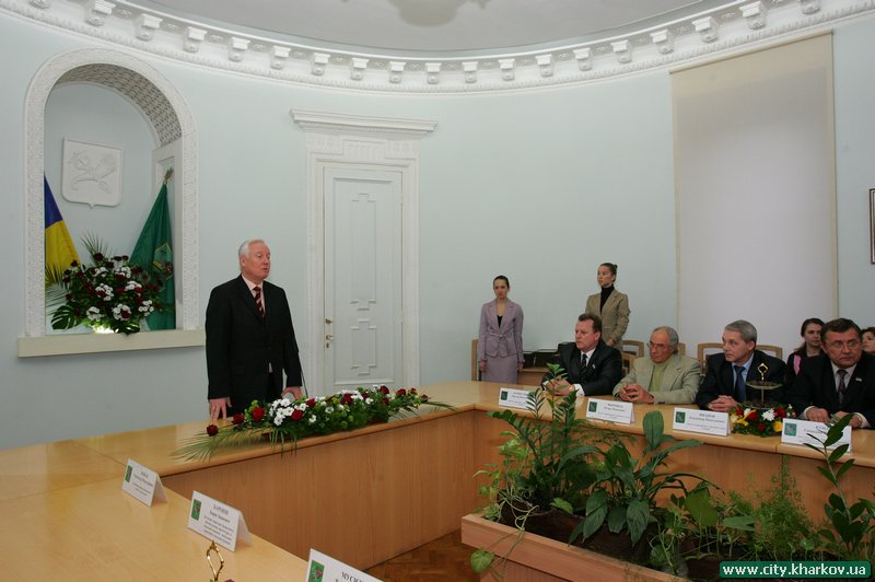 Місто вшановує працівників органів місцевого самоврядування