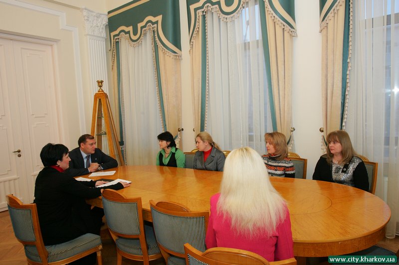 Міський голова підписав контракти з керівниками освітніх закладів - 1