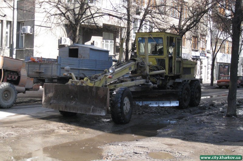 Дороги міста приводяться в порядок
