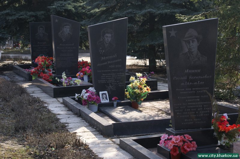 На міських кладовищах проводяться роботи з благоустрою