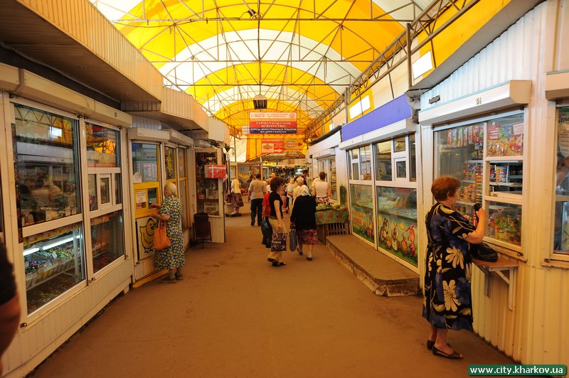 Біля станції метро «Пролетарська» виявлено 7 об'єктів, що незаконно займають міську землю