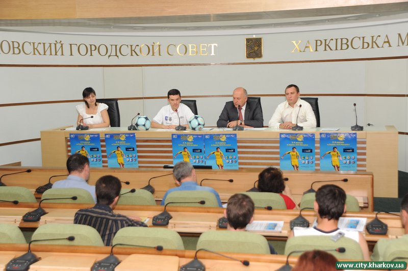 Фестиваль пляжного футболу допоможе відпрацювати підготовку до Євро-2012. Віктор Христоєв 