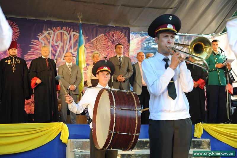 Геннадій Кернес привітав першокурсників НТУ ХПІ з посвяченням у студенти