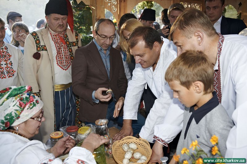 Ми повинні не тільки думати про майбутнє, але й пам'ятати про минуле. Геннадій Кернес