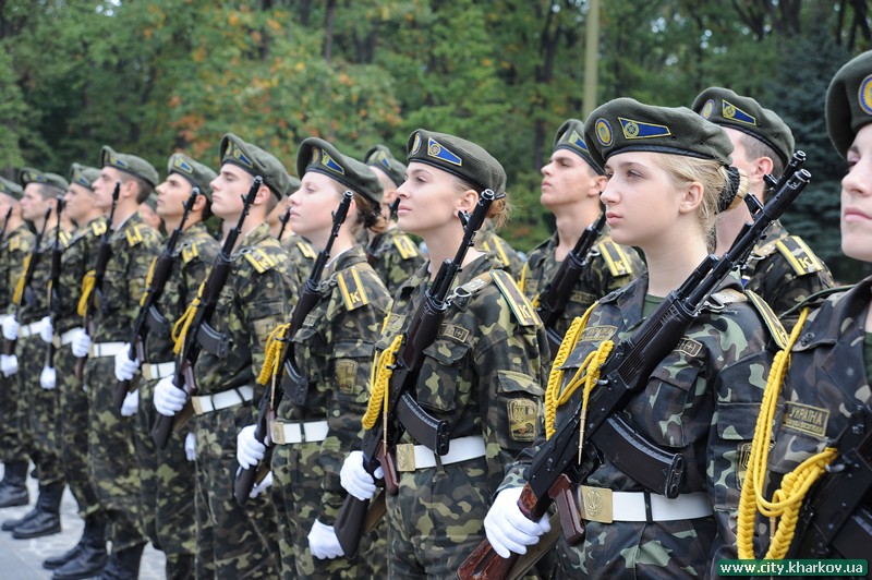 Присягу на вірність народові України принесли 100 курсантів інституту підготовки юридичних кадрів для Служби безпеки України