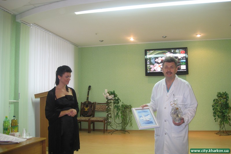 У госпіталі для ветеранів презентували виставку «Скульптурно-архітектурний Харків руками дітей» - 1