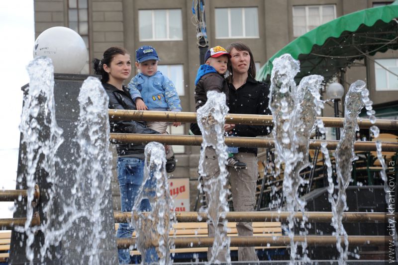  На Привокзальній площі відбулося відкриття комплексу фонтанів 