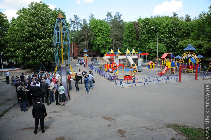 У парку ім. Горького буде встановлено додаткові дитячі майданчики