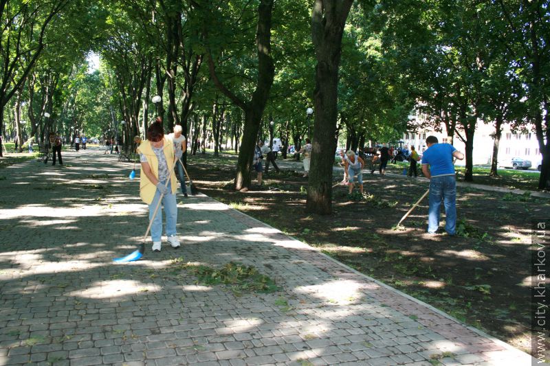 У Харкові відбувся міський суботник з ліквідації наслідків стихії