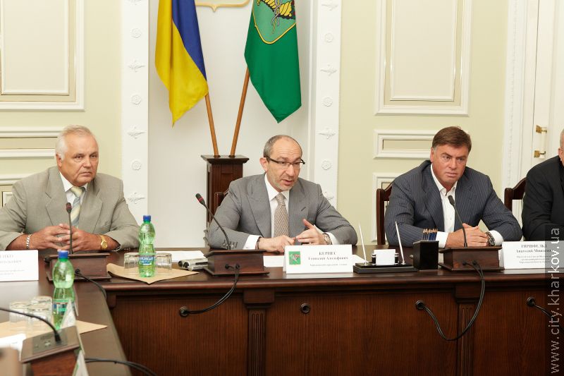 Харківська міськрада підписала Угоду з профспілками та роботодавцями на 2011-2012 роки