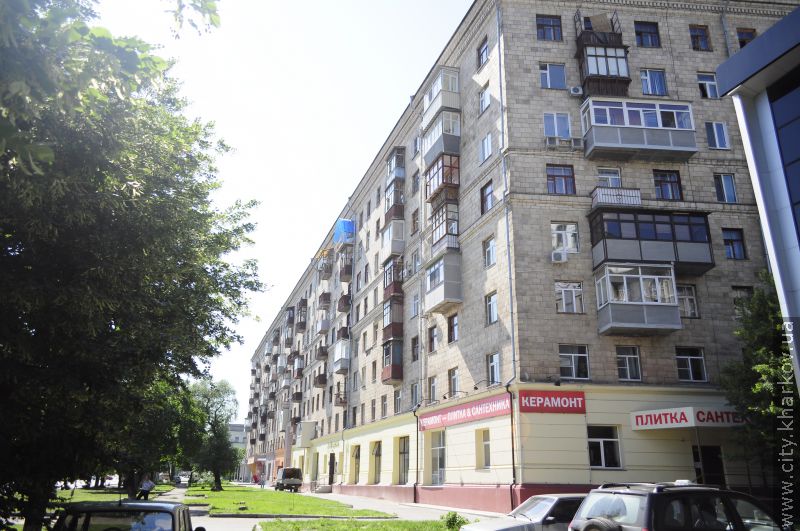 На звернення мешканців у будинку на проспекті Московському, 96 зробили капітальний ремонт трубопроводу