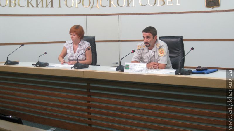 Прес-конференція начальника міського управління ГУ МНС України в Харківській області Володимира Юрченко