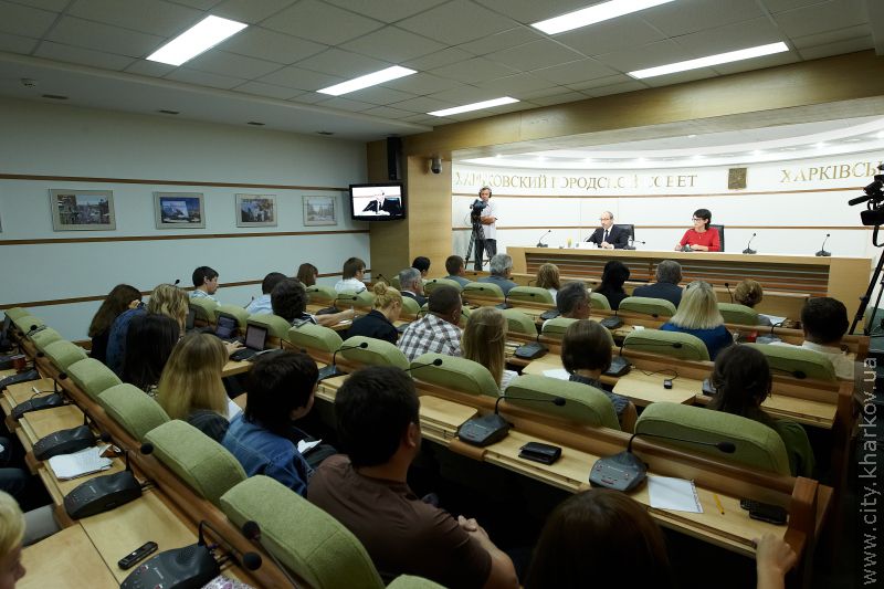 Прес-конференція Харківського міського голови Геннадія Кернеса