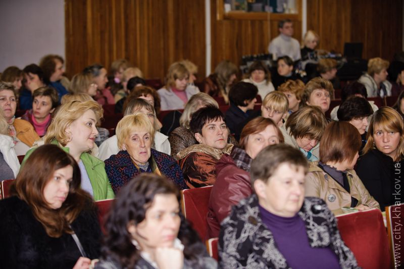 Учителів Ленінського району привітали з професійним святом