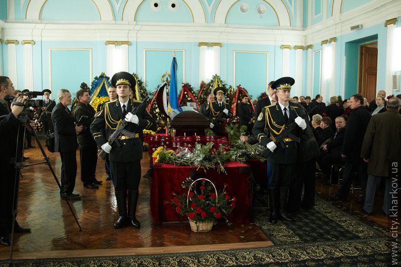Геннадій Кернес провів в останню путь Володимира Сташиса