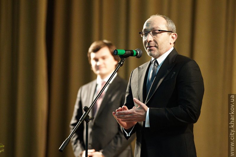 Геннадій Кернес зустрівся з володарями стипендії «Обдарованість»