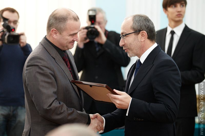 Геннадій Кернес нагородив викладачів юракадемії - 1