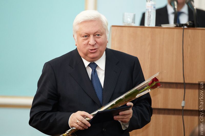 Геннадій Кернес нагородив викладачів юракадемії - 17