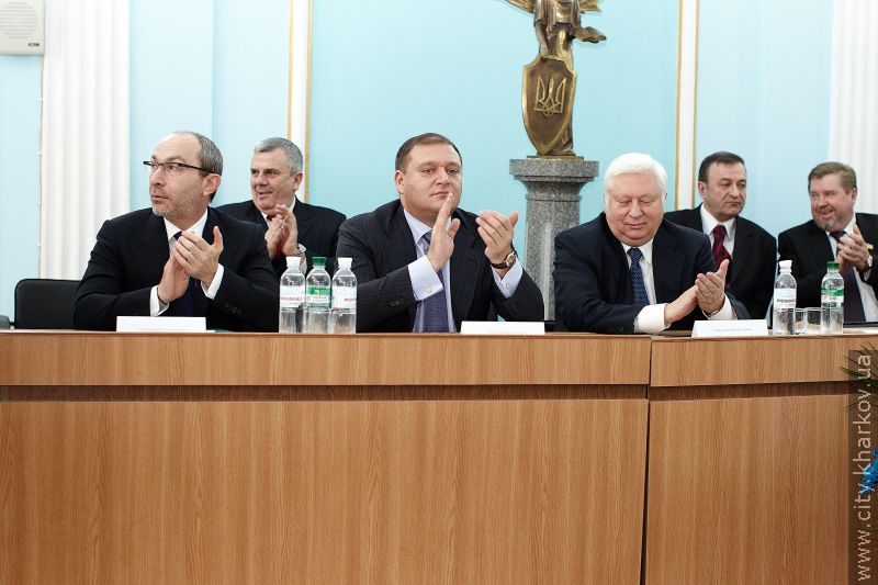 Геннадій Кернес нагородив викладачів юракадемії - 18