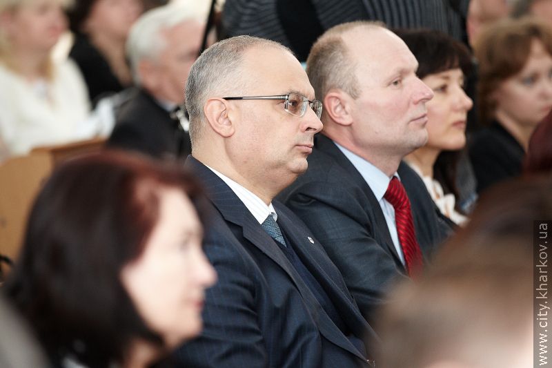Геннадій Кернес нагородив викладачів юракадемії - 26