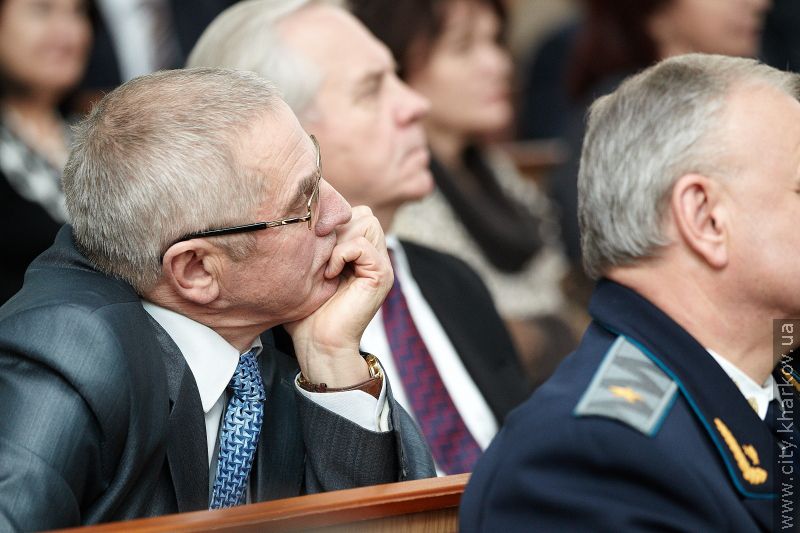 Геннадій Кернес нагородив викладачів юракадемії - 32