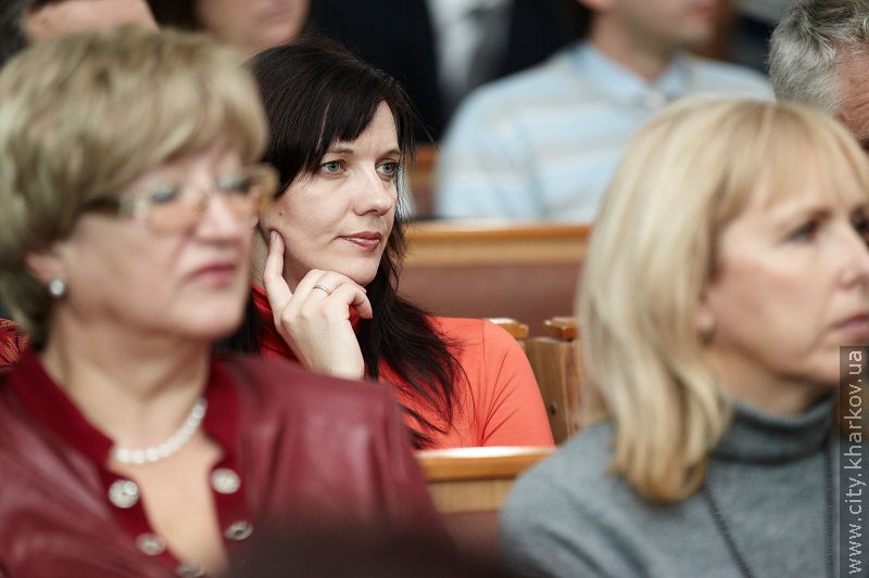 Геннадій Кернес нагородив викладачів юракадемії - 33