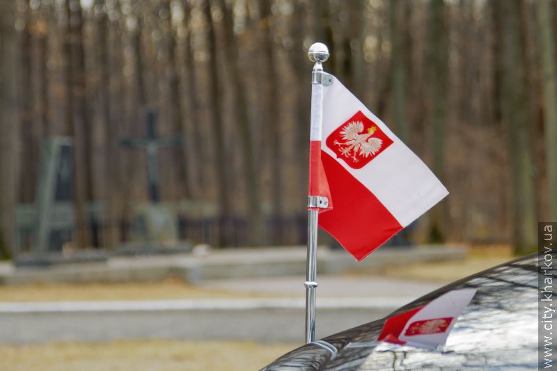 Посол Генрік Литвин ушанував пам'ять польських солдатів на Меморіалі жертвам тоталітаризму - 3