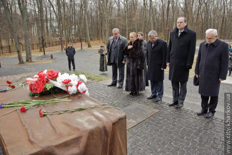 Посол Генрік Литвин ушанував пам'ять польських солдатів на Меморіалі жертвам тоталітаризму - 15