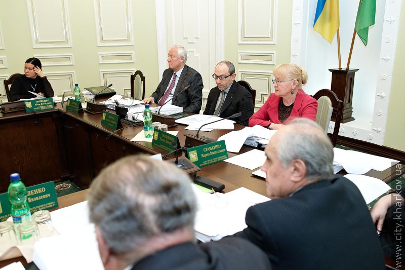 Геннадій Кернес: Ми маємо йти назустріч новим формам обслуговування житла