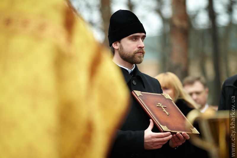 На території 17-ї лікарні освятили місце під храм - 5