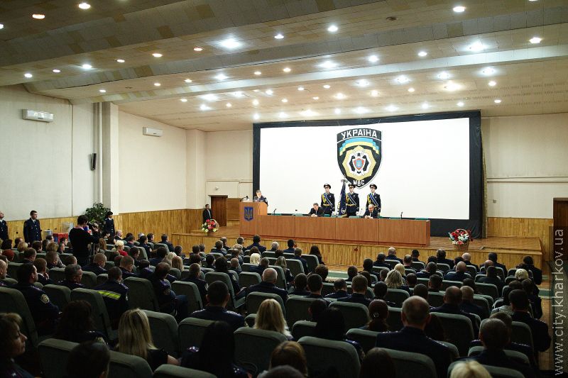 Геннадій Кернес нагородив харківських міліціонерів з нагоди професійного свята
