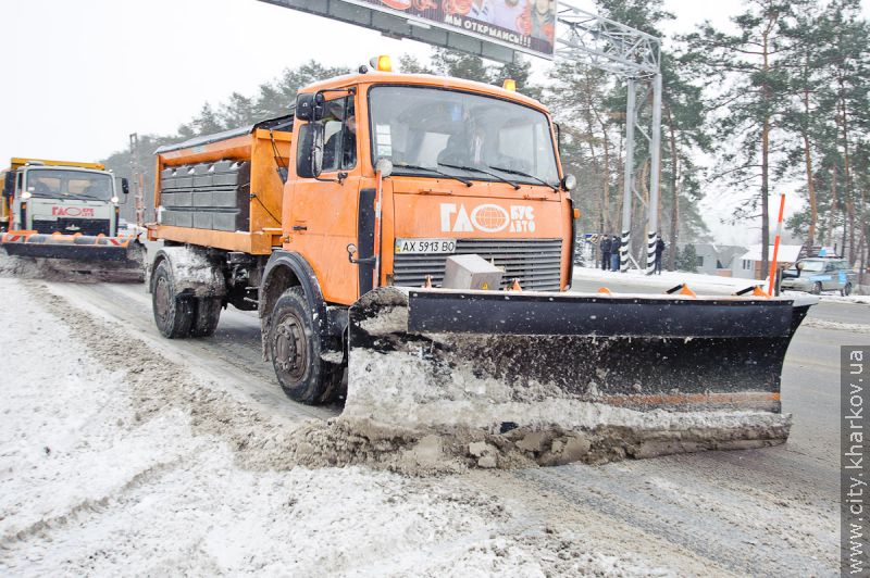 Харківські дороги очищують від снігу та льоду - 2