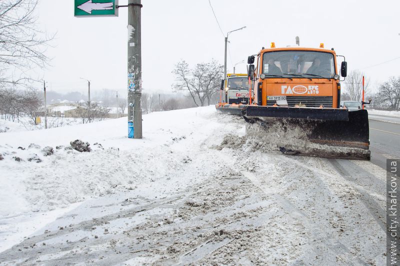 Харківські дороги очищують від снігу та льоду - 4