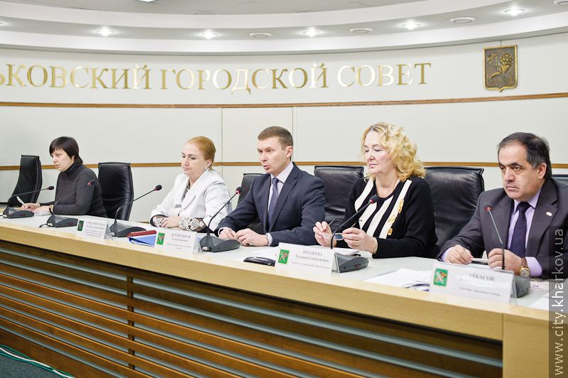 Прес-конференція на тему: «Про порядок розрахунків за вивезення твердих побутових відходів у 2012 році» - 1