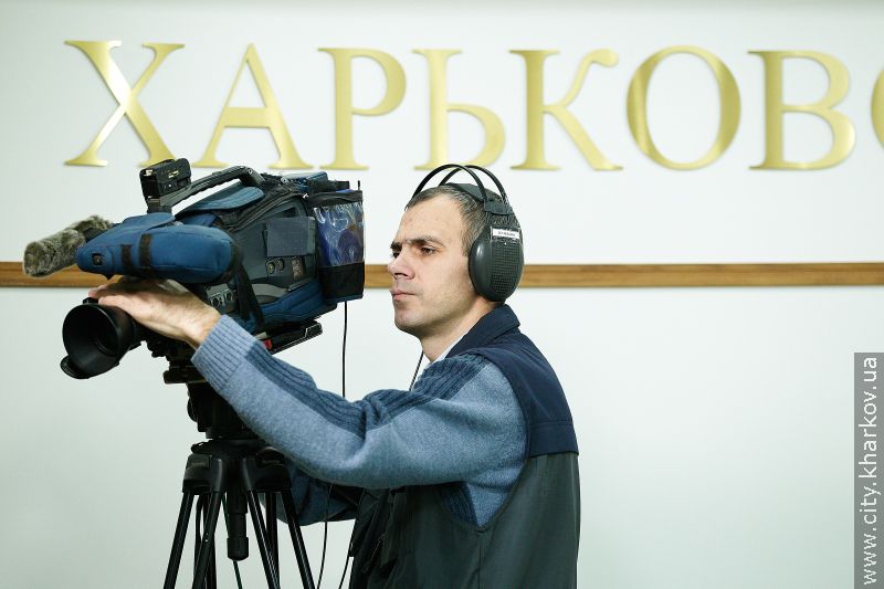 Геннадій Кернес: Міська влада відновлює житловий фонд, не ремонтований десятиліттями - 6