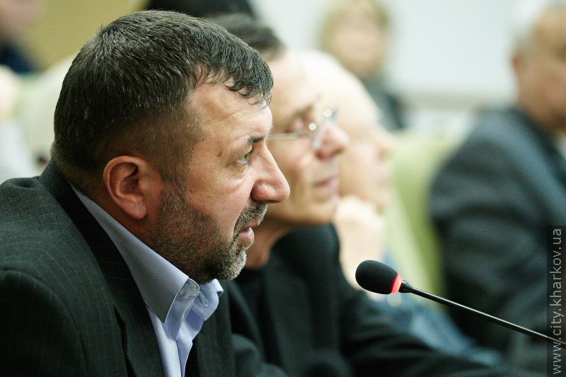 Геннадій Кернес: Міська влада відновлює житловий фонд, не ремонтований десятиліттями - 7