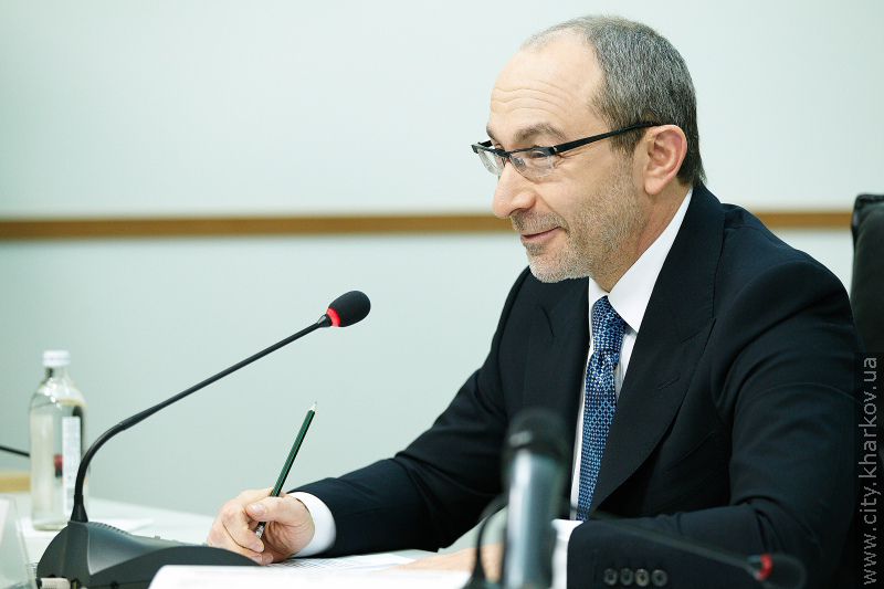 Геннадій Кернес: Міська влада відновлює житловий фонд, не ремонтований десятиліттями - 10