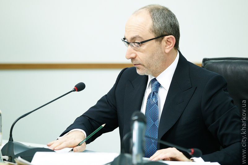 Геннадій Кернес: Міська влада відновлює житловий фонд, не ремонтований десятиліттями - 17