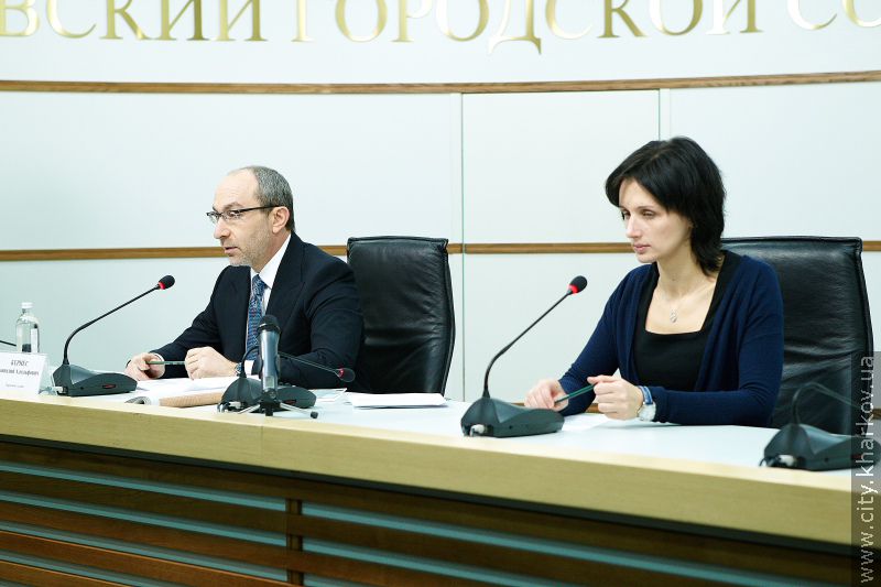 Геннадій Кернес: Міська влада відновлює житловий фонд, не ремонтований десятиліттями - 21