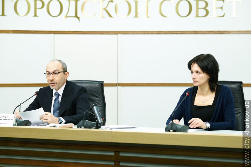Геннадій Кернес: Міська влада відновлює житловий фонд, не ремонтований десятиліттями - 22