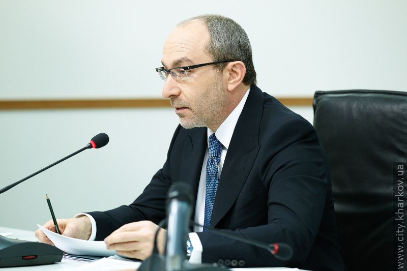 Геннадій Кернес: Міська влада відновлює житловий фонд, не ремонтований десятиліттями - 23