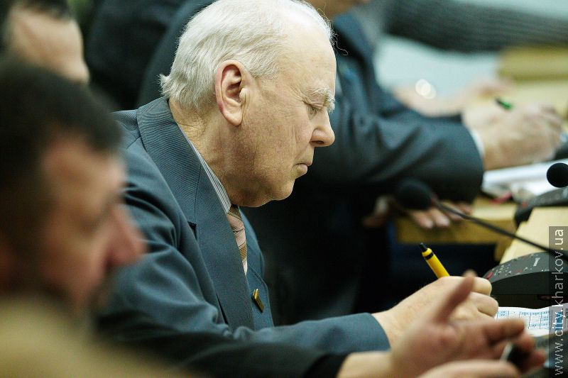 Геннадій Кернес: Міська влада відновлює житловий фонд, не ремонтований десятиліттями - 33