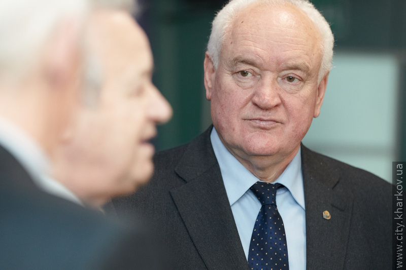 Геннадій Кернес привітав Юрія Пояркова з 75-річчям - 14