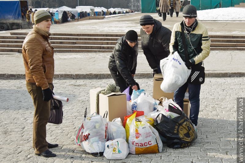 Харків'яни зібрали іграшки та одяг для вихованців дитбудинків