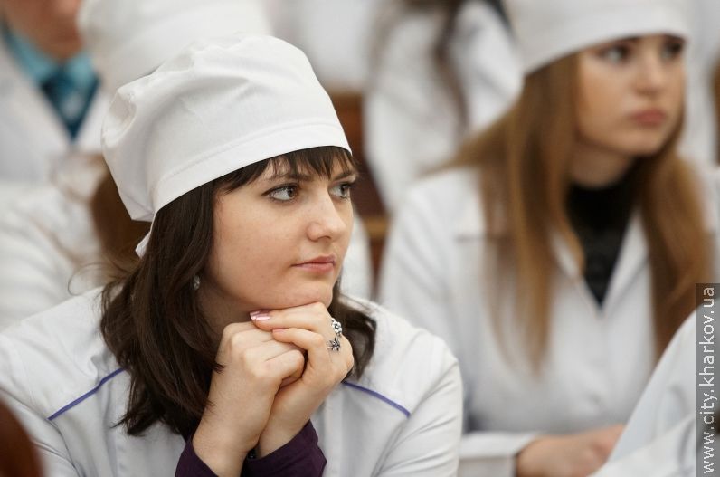 Українським лікарям на 30% підвищать зарплату