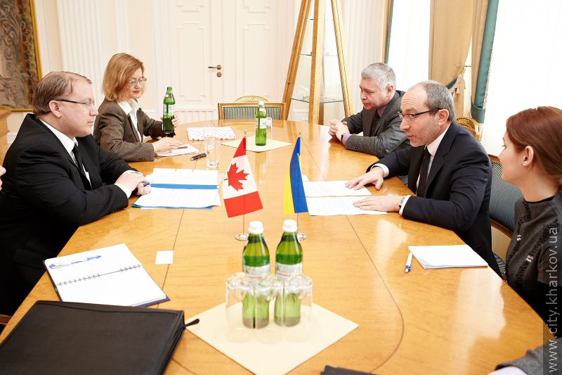 Геннадій Кернес зустрівся з послом Канади Троєм Лулашником - 8