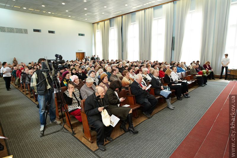 Геннадій Кернес провів зустріч з ветеранами Київського району - 40