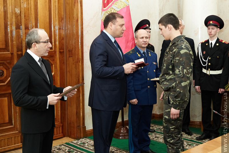 Батькам загиблого Володимира Березюка і його товаришам по службі вручили нагороди - 13